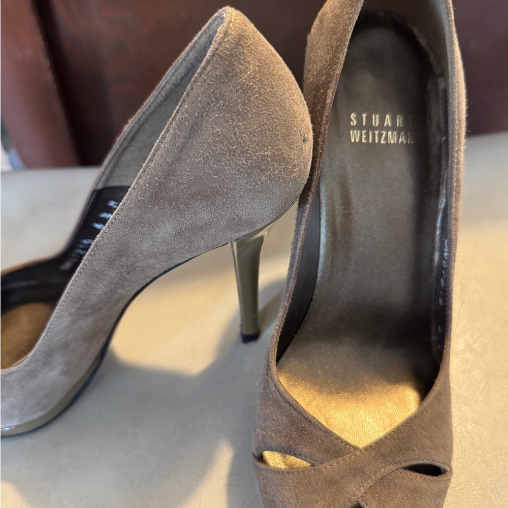 Stuart Weitzman Dolce Suede Heels size 6.5- only worn once!